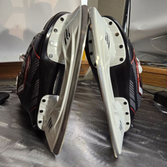 CCM Jet Speed SB Pro Ice Hockey Skates Intermediate Size 5 CM 24.2 NEW - Picture 11 of 12